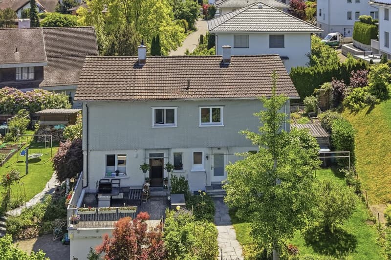 Charming semi-detached house with winter garden and garage in a dream location (44)