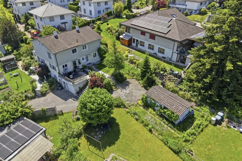 Charming semi-detached house with winter garden and garage in a dream location (47)
