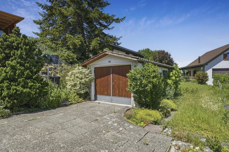 Charming semi-detached house with winter garden and garage in a dream location (3)