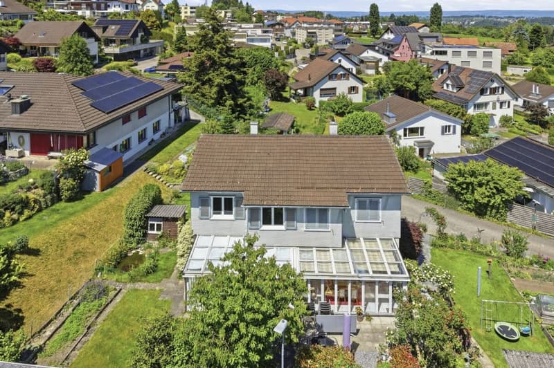 Charming semi-detached house with winter garden and garage in a dream location (43)