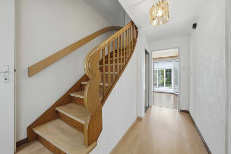 Charming semi-detached house with winter garden and garage in a dream location (5)