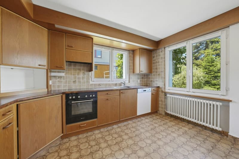 Charming semi-detached house with winter garden and garage in a dream location (14)