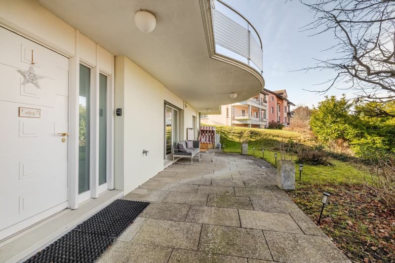 Representative and unique villa in top residential location with attractive lake view and separate apartment (46)