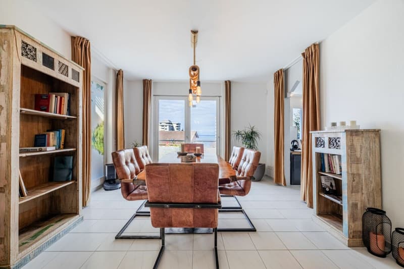 Representative and unique villa in top residential location with attractive lake view and separate apartment (11)