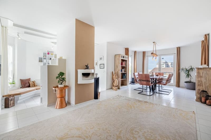 Representative and unique villa in top residential location with attractive lake view and separate apartment (7)