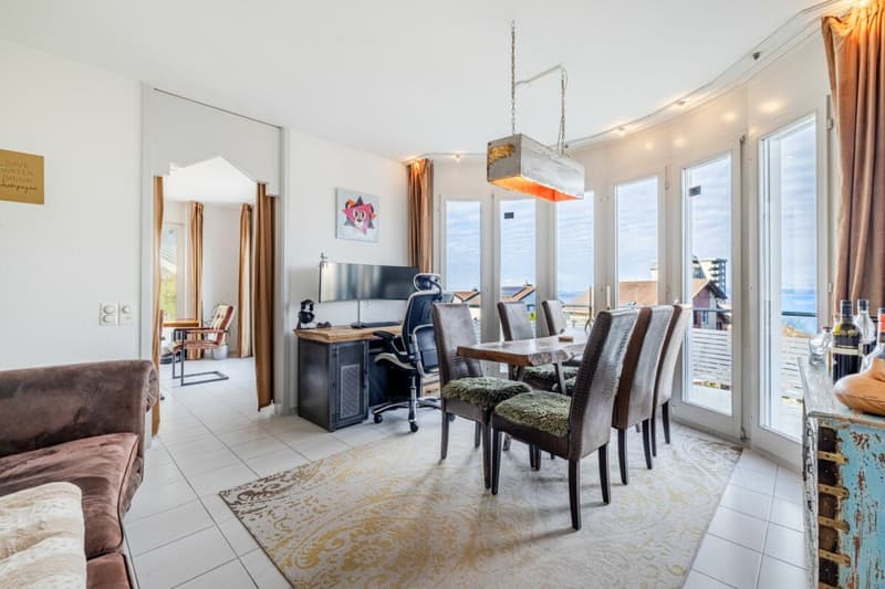 Representative and unique villa in top residential location with attractive lake view and separate apartment (18)