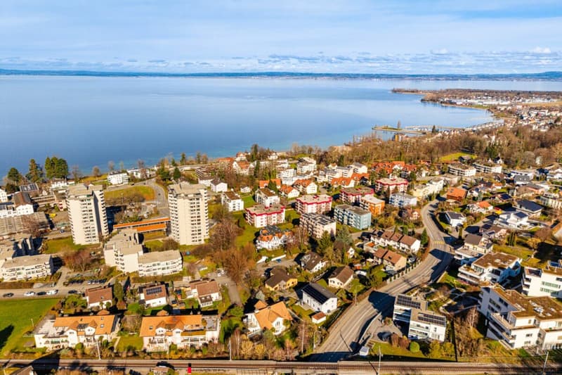 Representative and unique villa in top residential location with attractive lake view and separate apartment (64)
