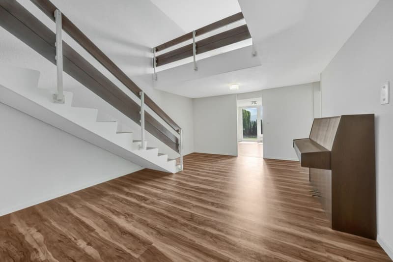 Wohnen wie im Einfamilienhaus! Riesige, gepflegte Maisonette-Wohnung mit Alpsteinpanorama und Schwimmbad (32)
