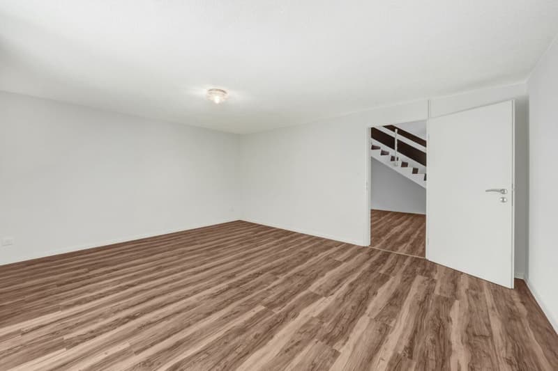 Wohnen wie im Einfamilienhaus! Riesige, gepflegte Maisonette-Wohnung mit Alpsteinpanorama und Schwimmbad (34)