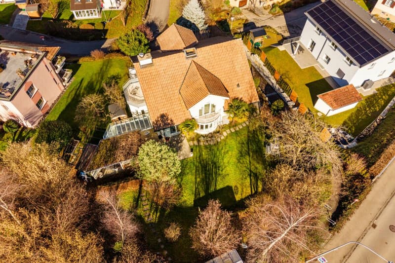Repräsentative und einmalige Villa an Top-Wohnlage mit attraktiver Seesicht und Einliegerwohnung (60)