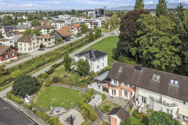 Familienfreundliches, zentral- und ruhig gelegenes Reiheneckhaus mit viel Platz und Baulandreserve (58)