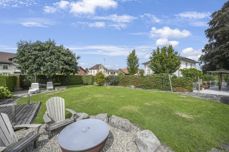 Familienfreundliches, zentral- und ruhig gelegenes Reiheneckhaus mit viel Platz und Baulandreserve (30)