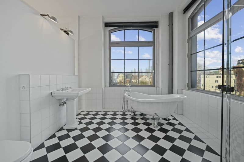 Einzigartiges, historisches Loft-Haus mit Seesicht und viel Raum zum Wohnen und Arbeiten (5)