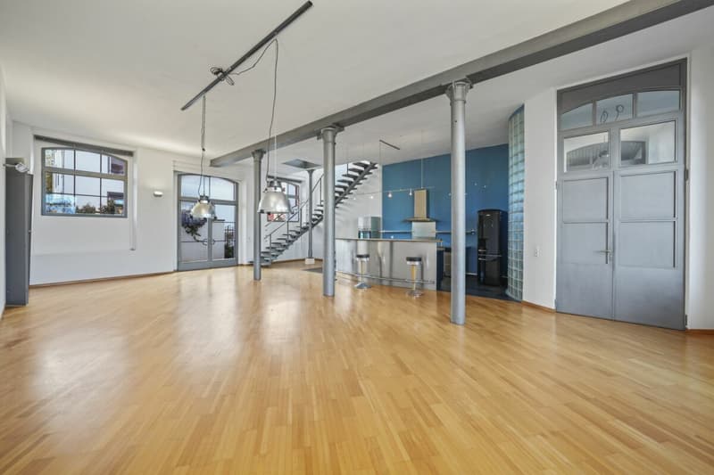 Einzigartiges, historisches Loft-Haus mit Seesicht und viel Raum zum Wohnen und Arbeiten (3)