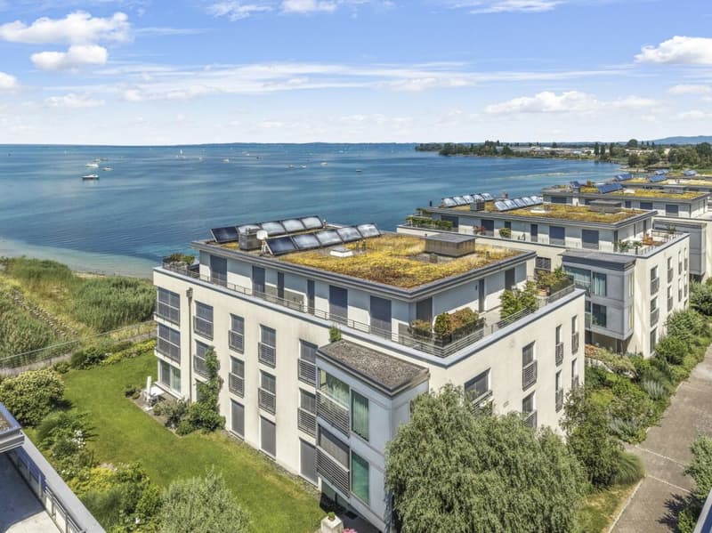 Exklusives, privilegiertes Wohnen direkt am See, an unverbaubarer Lage und mit traumhafter Aussicht (1)