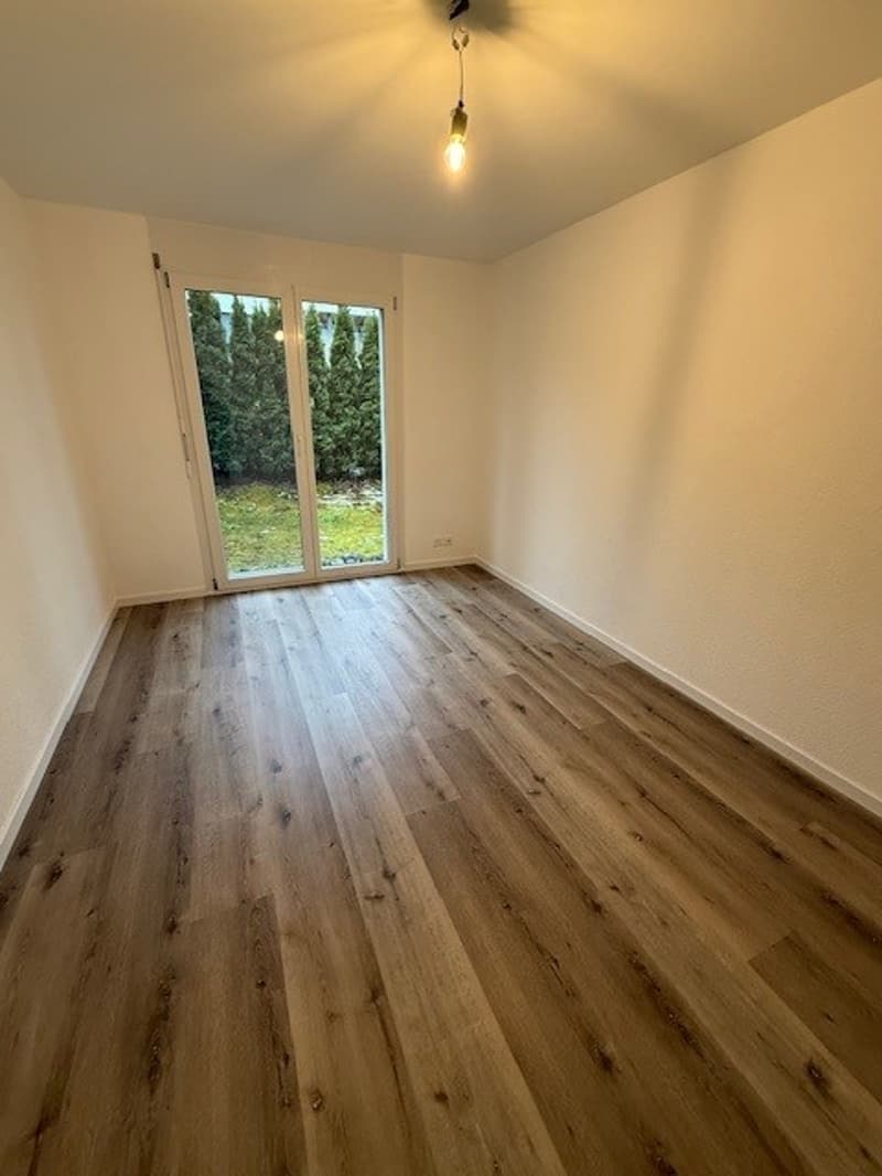 Modern 5.5-room apartment with garden seating in Lenggis (9)