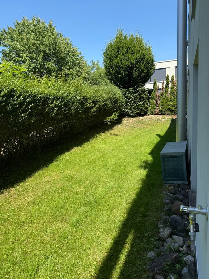 Modern 5.5-room apartment with garden seating in Lenggis (14)