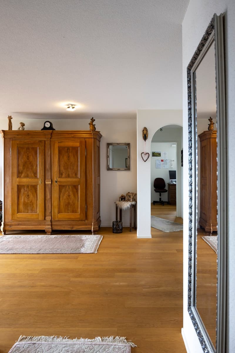 4½-Zimmerwohnung im 3. OG mit unverbaubarer Weitsicht auf See und Berge (9)