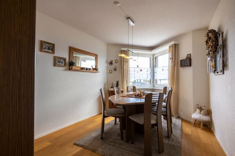 4½-Zimmerwohnung im 3. OG mit unverbaubarer Weitsicht auf See und Berge (11)