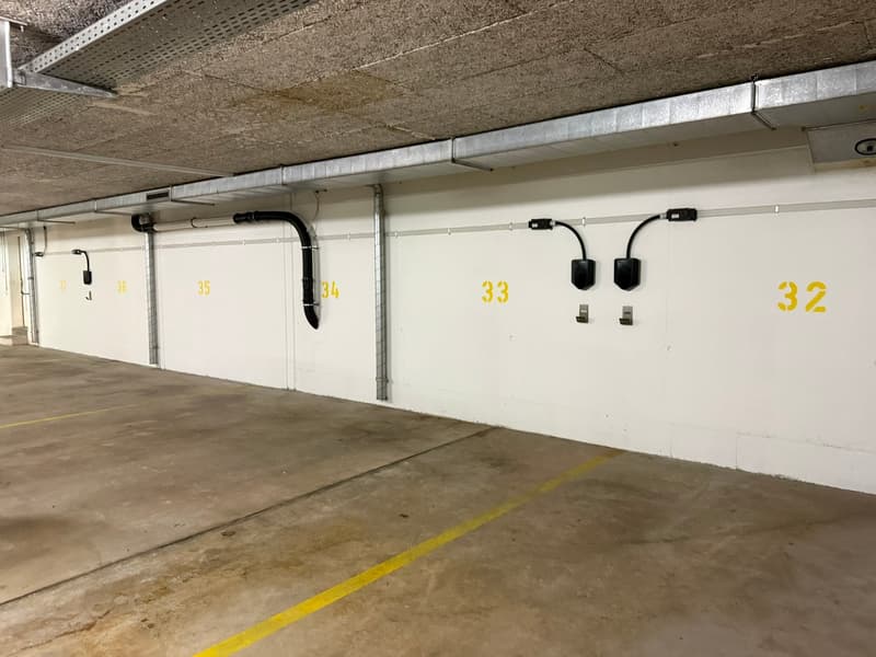 Einstellplätze in einer Tiefgarage zu vermieten (2)