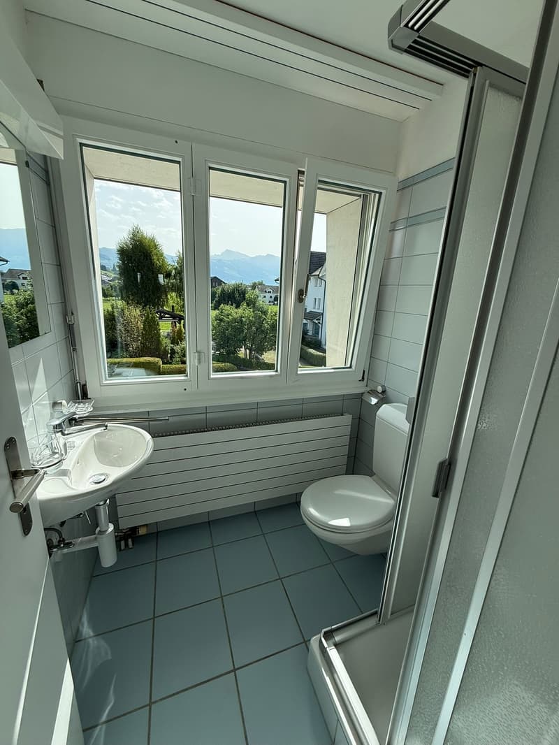 Urbanes Wohnen auf zwei Etagen: Stilvolle 4.5-Zimmer-Maisonette mit Terrasse & Balkon (8)