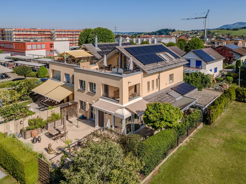 Grosszügige Haushälfte in ruhigem Wohnquartier mit Top-Anbindung an zentrumsnaher Lage (10)