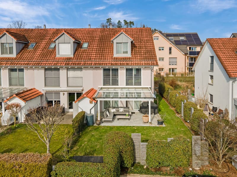 Sonniges und attraktives 5.5-Zimmer Eckhaus mit Garten und viel Raum für die Familie (1)