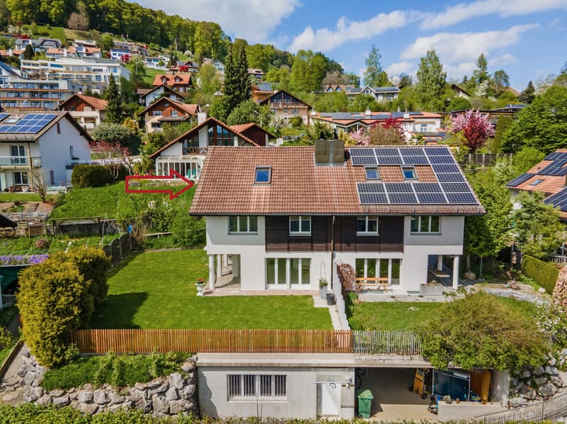 Charmantes 5.5-Zimmer-Doppeleinfamilienhaus mit Weitsicht & Gartenparadies am Ende einer Sackgasse (10)