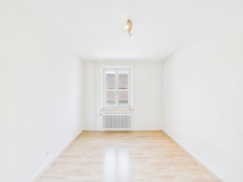 Charmantes Doppeleinfamilienhaus mit Garten | Zentrumsnah und voller Potenzial (8)