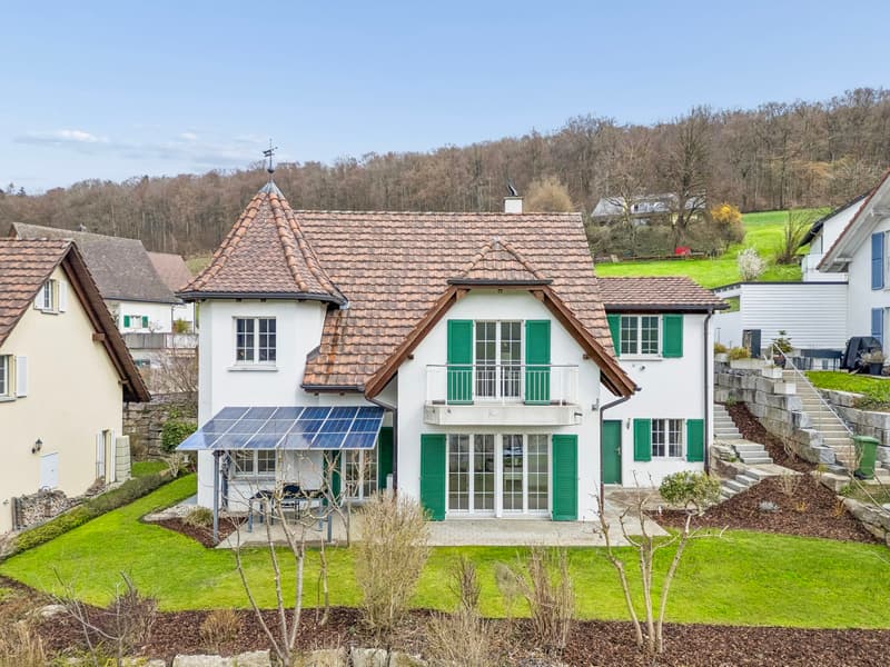Casa unifamiliare in stile casa di campagna con giardino idillico e bella vista (2)