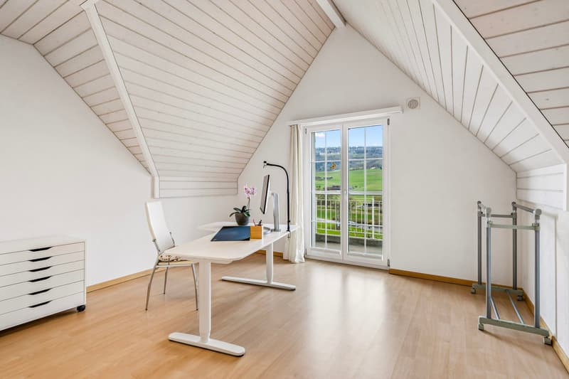 Casa unifamiliare in stile casa di campagna con giardino idillico e bella vista (7)
