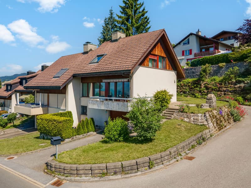 4.5-Zimmer-Haushälfte mit wunderschöner Berg- und Weitsicht im begehrten Uetliburg SG (2)