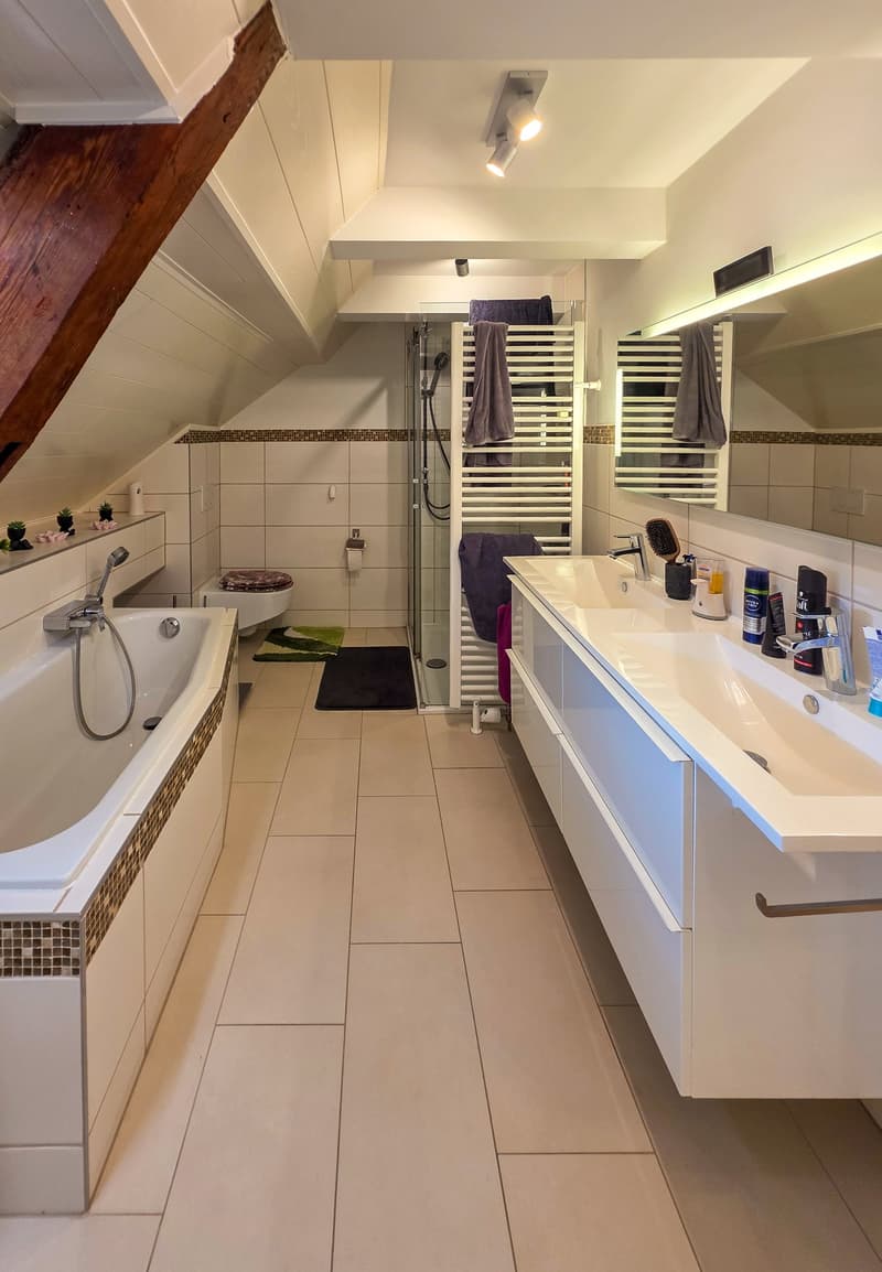Wohnen mit Charakter – 6.5-Zimmer-Maisonette mit grosser Terrasse (12)