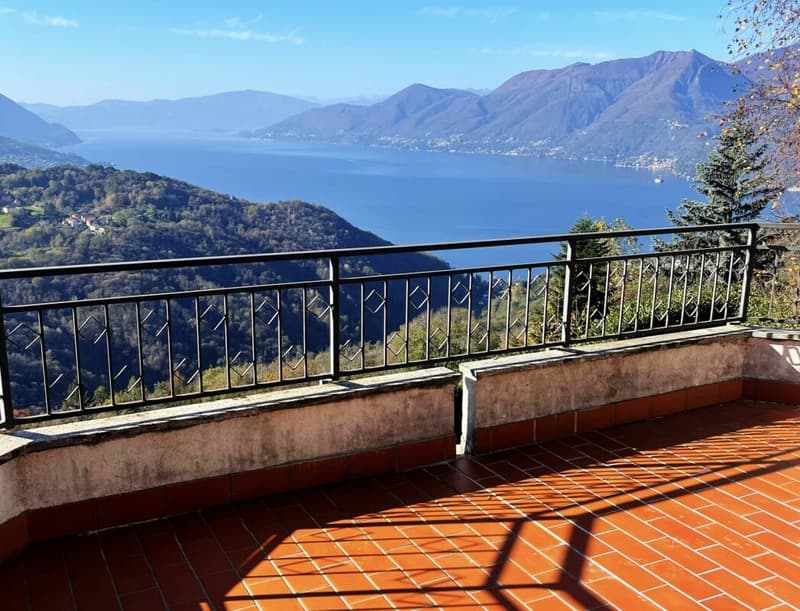 Villa, 6 locali / 240 m2 con una meravigliosa vista lago (2)
