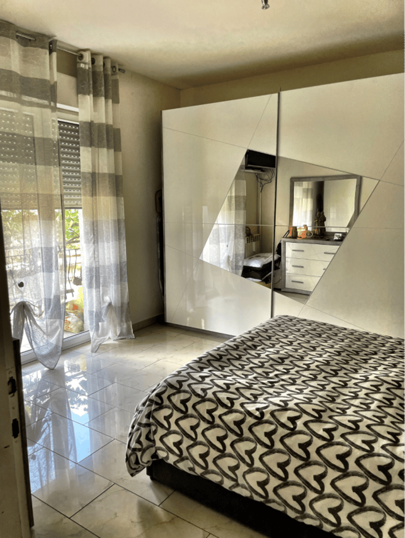 House with 2 apartments at 108 m2, (8)
