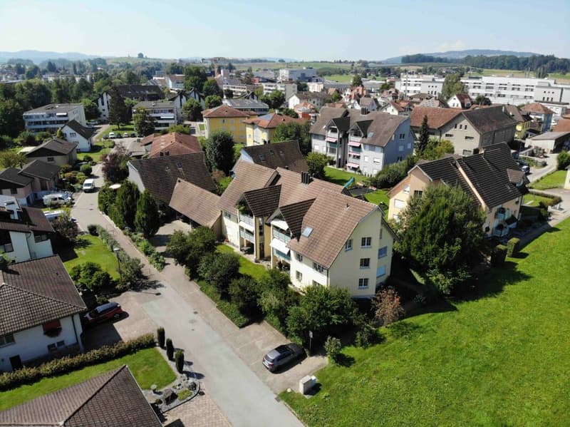 Living in the Green: Spacious 5.5-Room Apartment in Erlen (16)