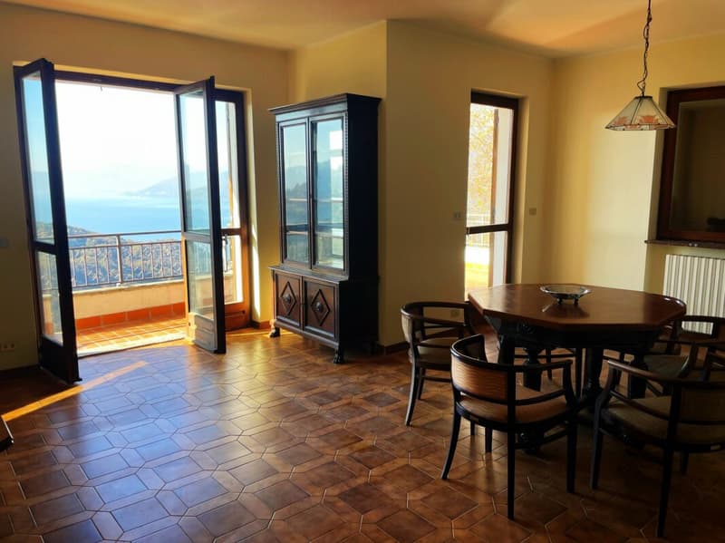 Villa, 6 pièces / 240 m2 avec une vue lac magnifique Copie (8)