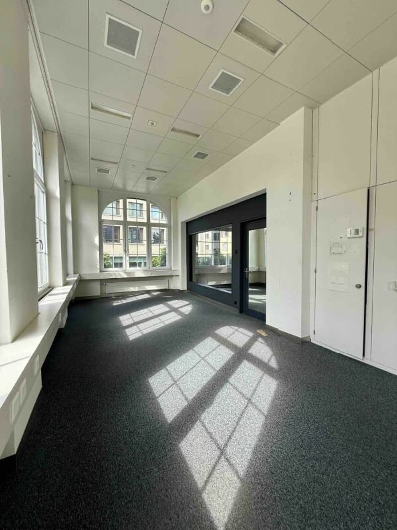 Modern commercial space in prime location in Flawil - versatile (11)