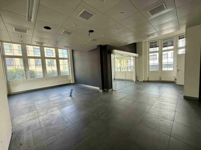 Modern commercial space in prime location in Flawil - versatile (7)