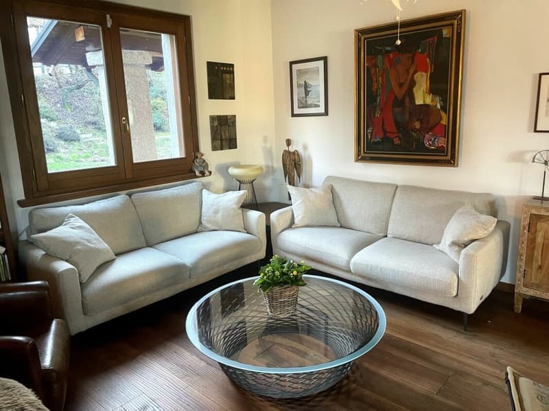 Charmante Villa mit grossem Garten (11)