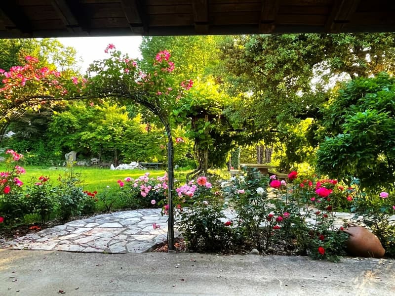 Charming Villa in the Green (2)