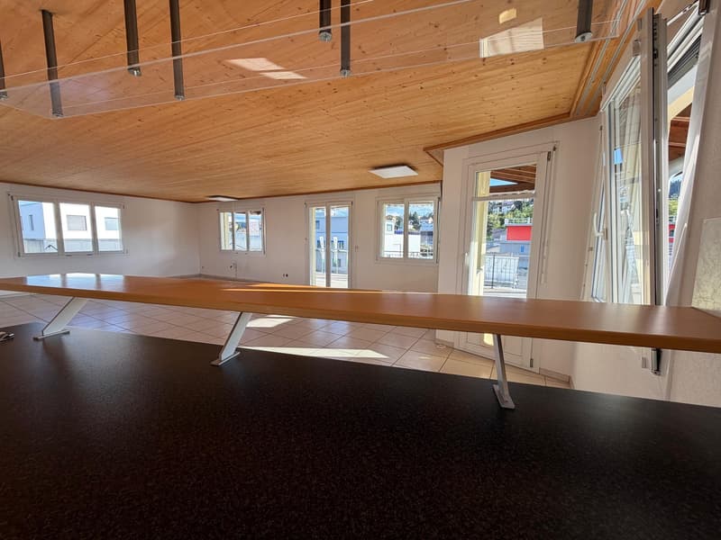 Grosszügige 5.5 Zimmer Dachwohnung mit Panoramablick und separatem Büro (8)