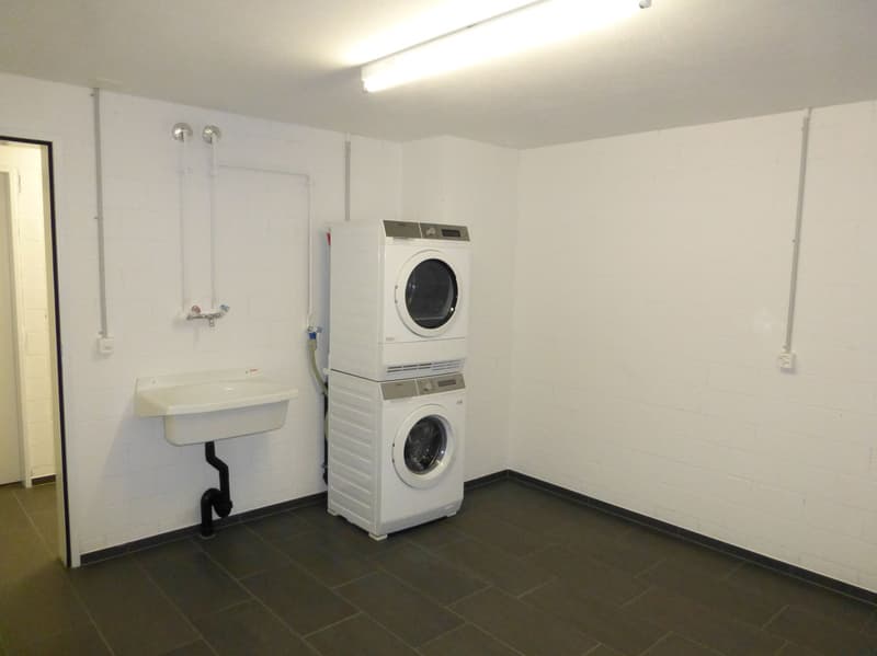 Appartamento moderno situato in una zona tranquilla con molta privacy (9)