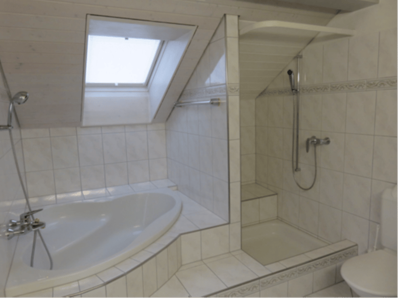 Cozy attic apartment in a central location with a view of the greenery (5)