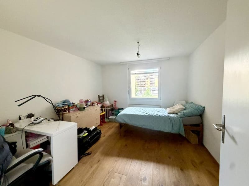 Grand appartement 4.5 pièces pour les habitants (6)