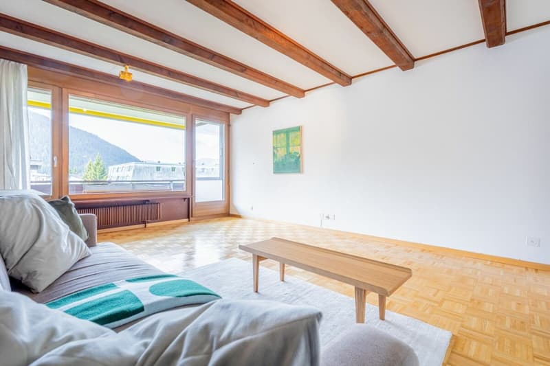 Charming 2.5-room attic apartment in the Bünda quarter (3)