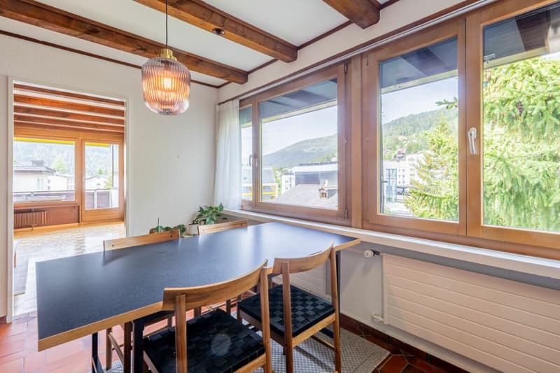 Charming 2.5-room attic apartment in the Bünda quarter (7)