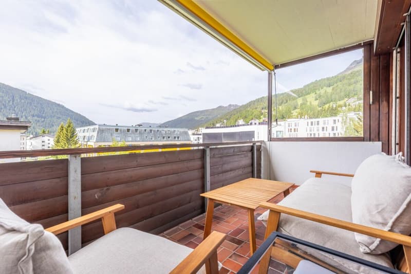 Charming 2.5-room attic apartment in the Bünda quarter (2)