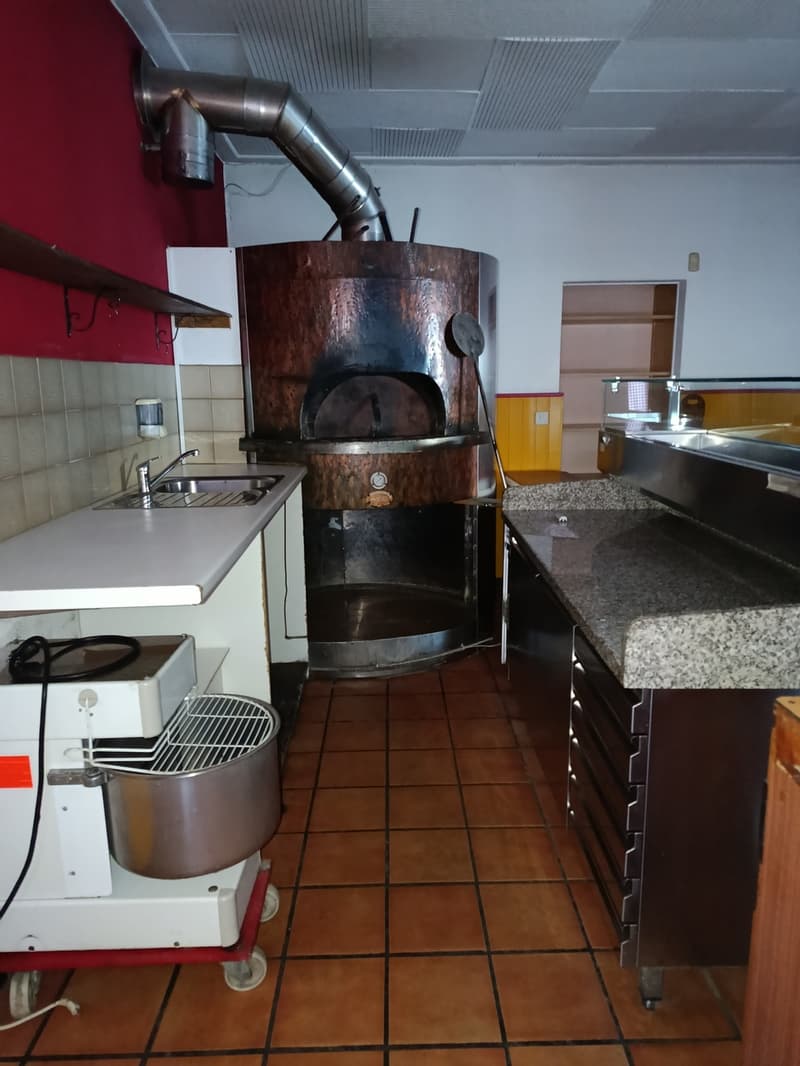 SAN NAZZARO - Vendesi Immobile con Ristorante e 2 Appartamenti (9)