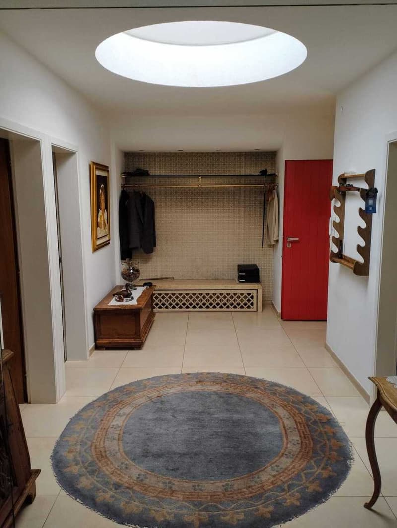 MURALTO - Elegante appartamento con piscina privata e super vista lago (12)